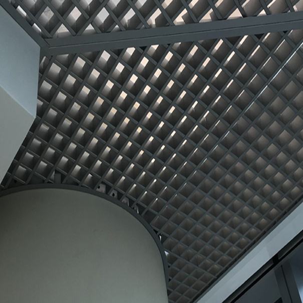 Алюминиевый решетчатый потолок (Open Cell Grille)