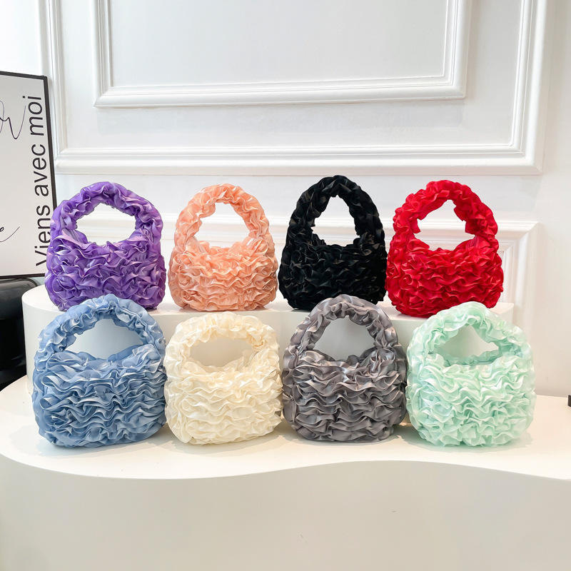 Элегантная вечерняя сумка с цветами (Flower Tote)