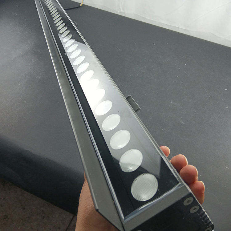 Уличный RGBW прожектор IP65
