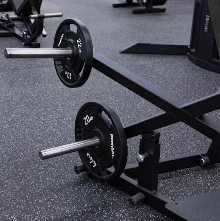Тренажер для жима от груди и плеч (Strength Machine)
