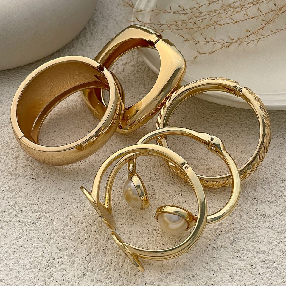 Геометрический массивный браслет (Chunky Bangle)