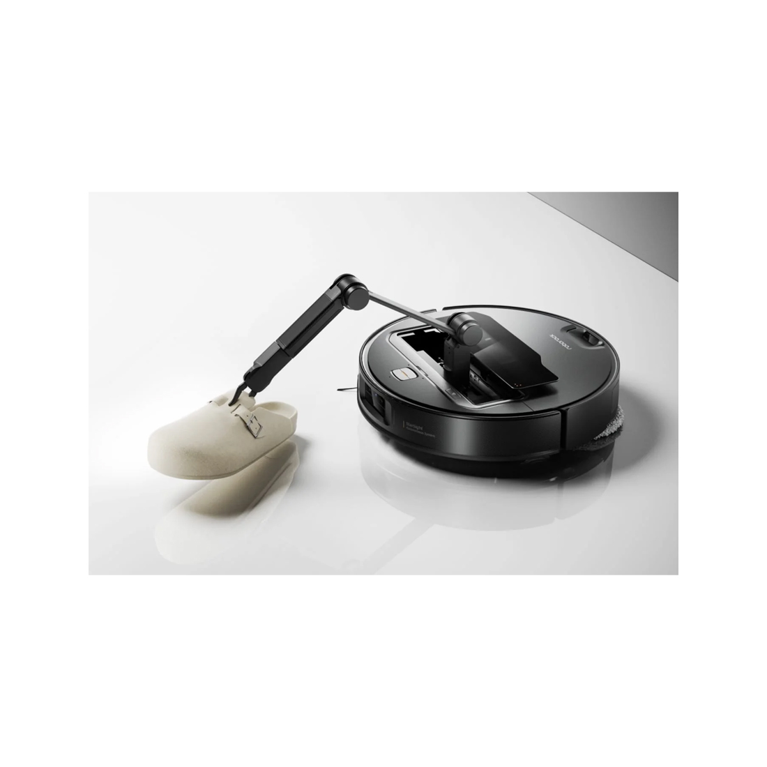 Робот-пылесос Roborock Saros Z70 (RRE0R50)