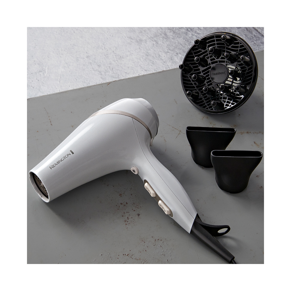 Фен, Remington, AC8901, Мощность 2300W, 2 скоростных режима, 3 температурных режима, AC мотор, Длина шнура электропитания 180см, Белый