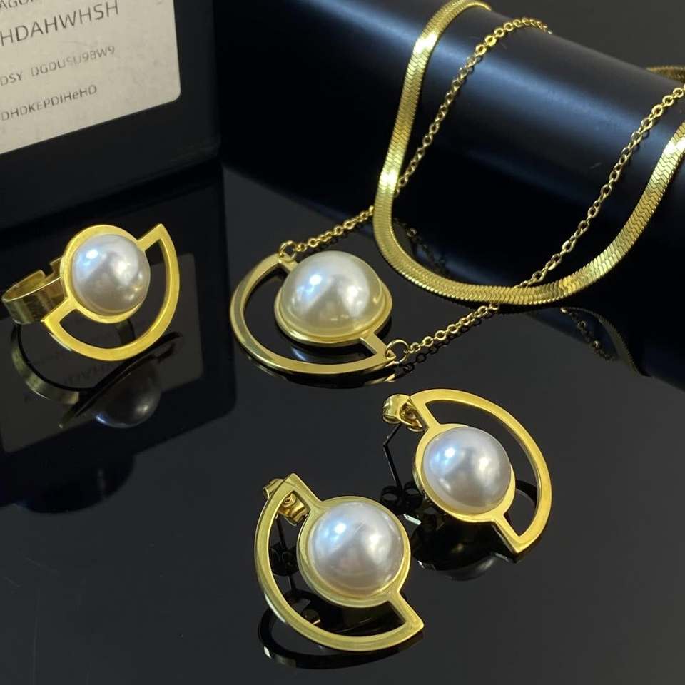 Полуизогнутый браслет 18K Gold Plated