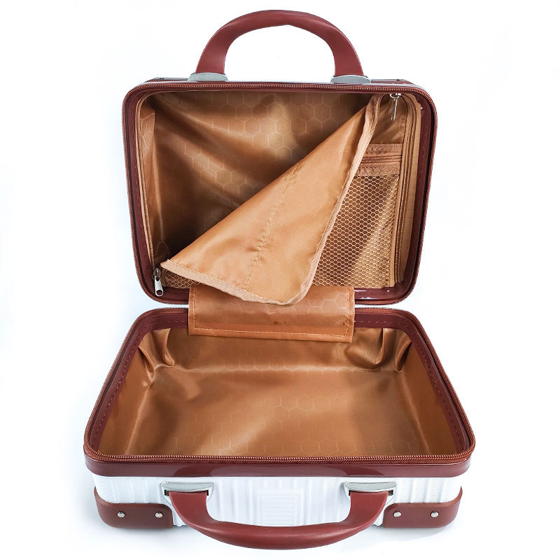 Модный чемодан с усиленной ручкой (Fashion Suitcase)