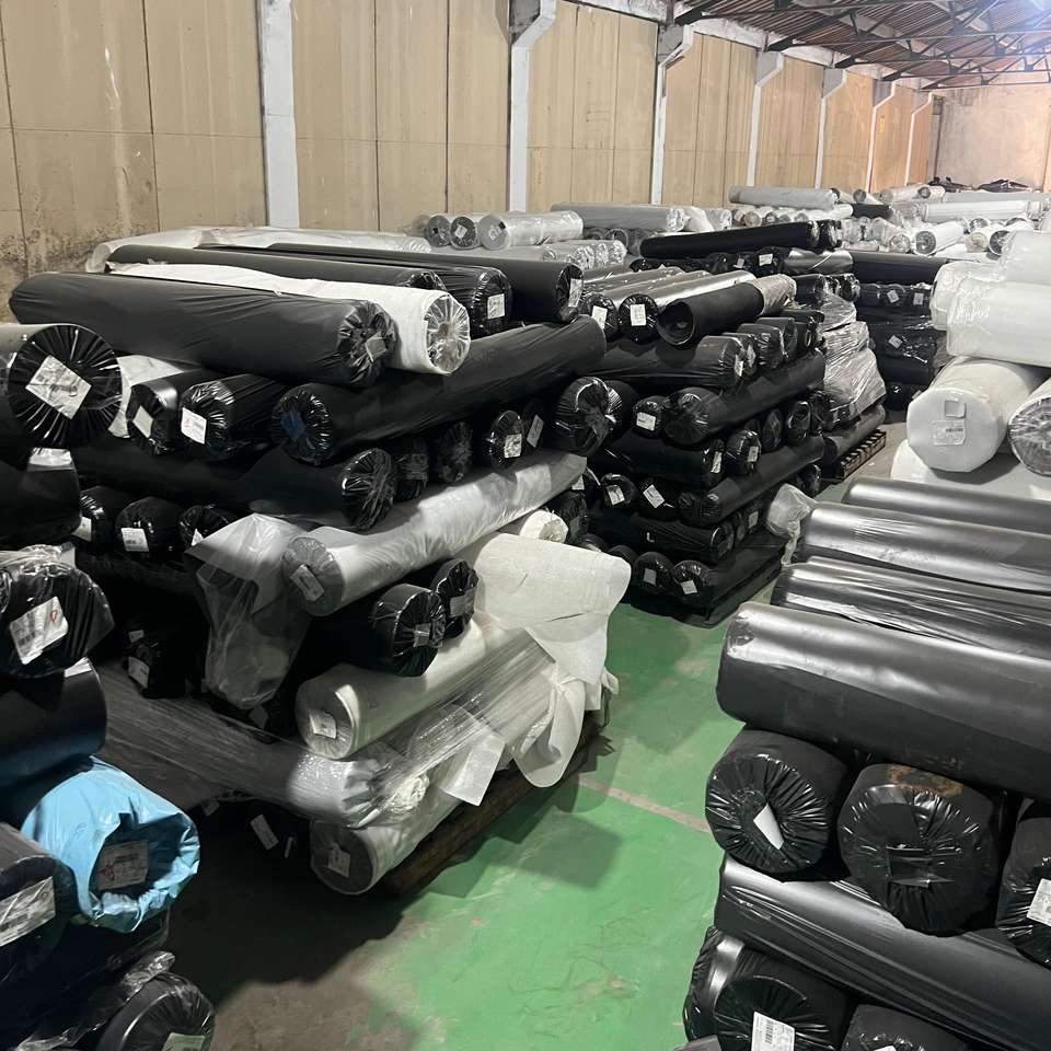 Бюджетная кожа в рулонах (Stocklot)