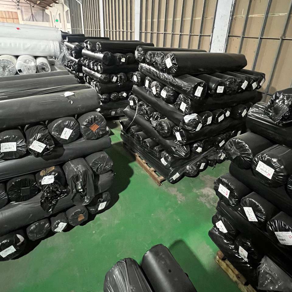 Бюджетная кожа в рулонах (Stocklot)