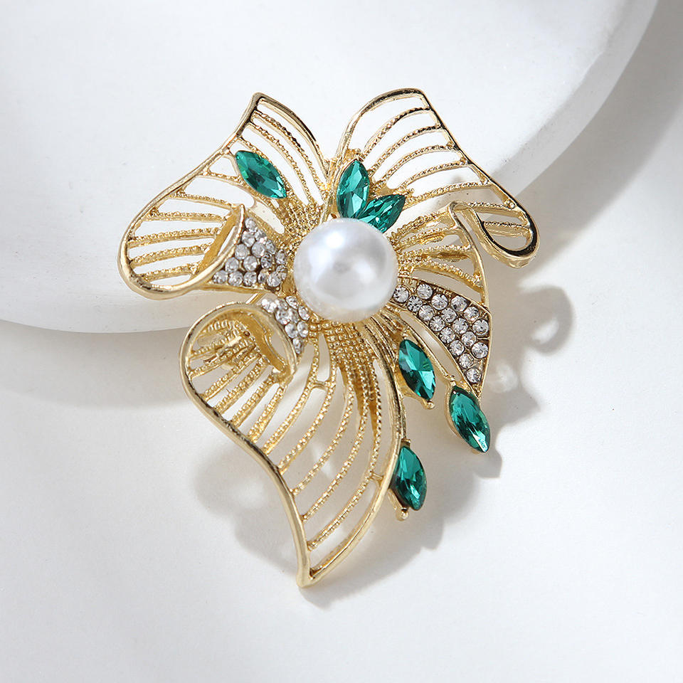 Retro Pin Emerald Pearl Accessories