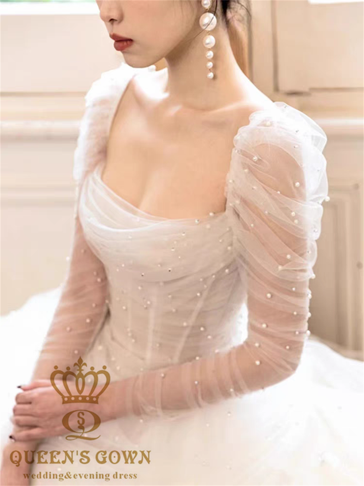 Latest Wedding Accessories (Queens Gown)
