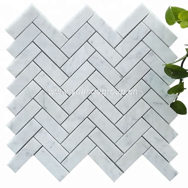 Бюджетная мозаика из белого мрамора Carrara для ванной