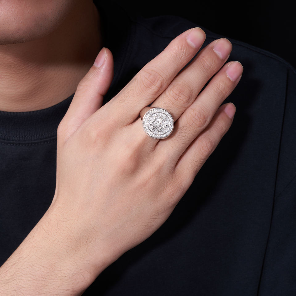 Печатка из серебра с муассанитом (Signet Ring)