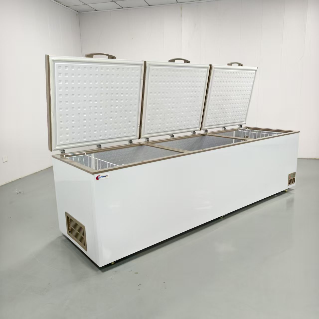 Factory Direct Sales Island Commercial Refrigerator Supermarket Open Chest Freezer Deep Freezer Compressor Cooling