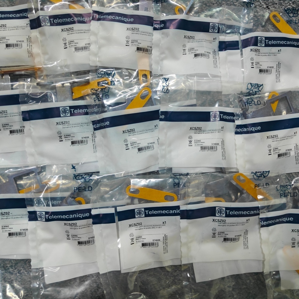 Brand New Original Telemecanique Sensors XCSE5311 Telemecanique Safety Switches XCS Metal XCSE