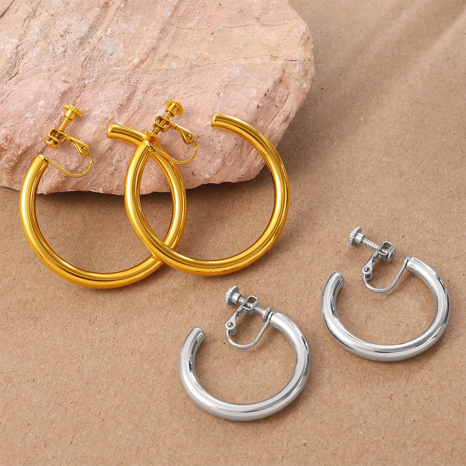 Стильный стальной браслет с напылением 18K золота