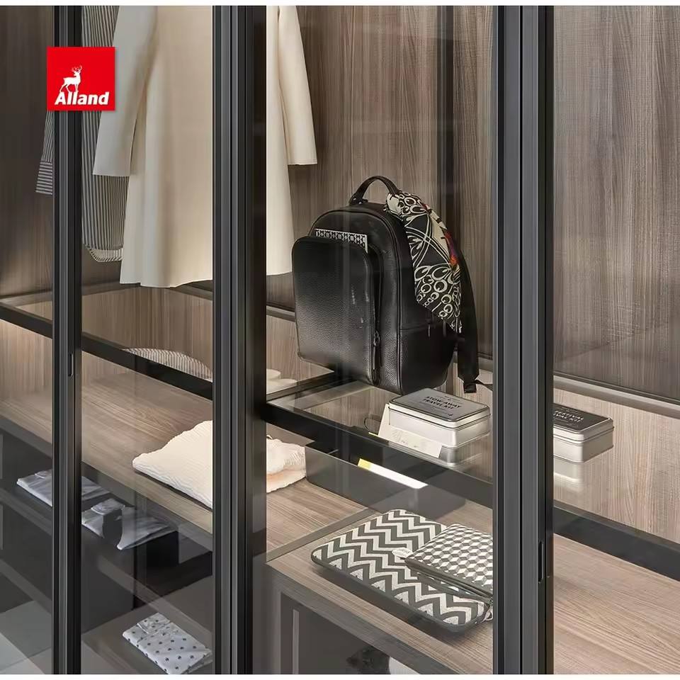 Шкаф-купе в антикварном стиле (Sliding Storage)
