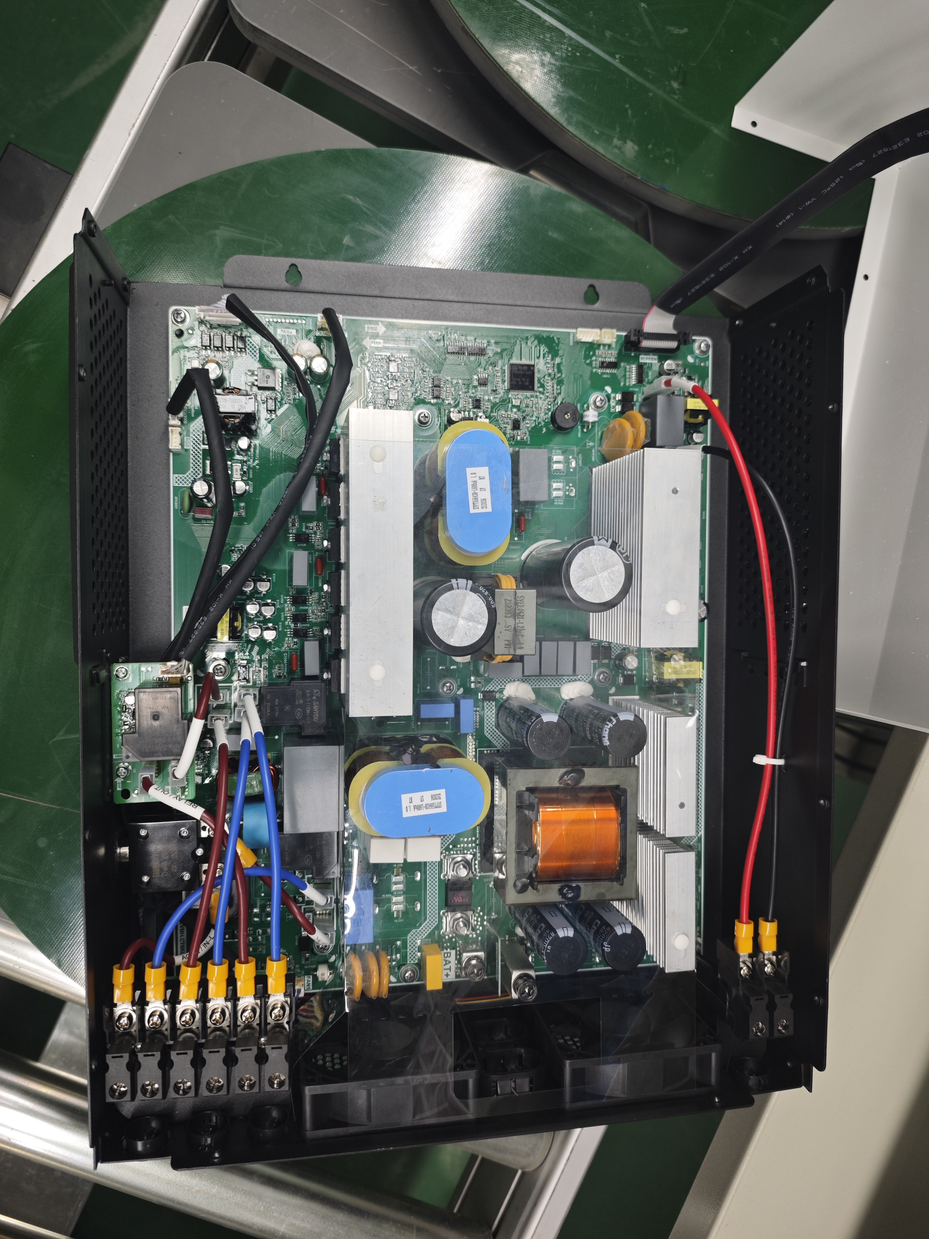 Hybrid Solar Inverter 15KW 5kW 48V 24V MPPT Mode LCD Display Off-Grid 6KW 120A 96V TvAC Inverters for Grid Integration