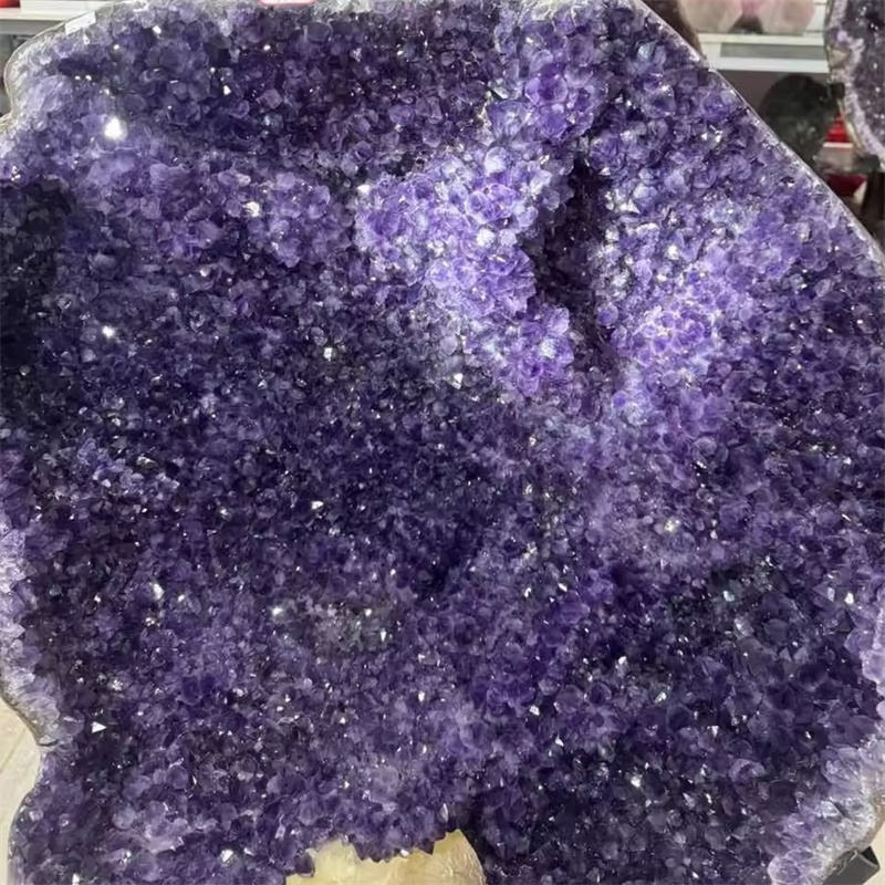Жеода аметиста (Amethyst Geode)