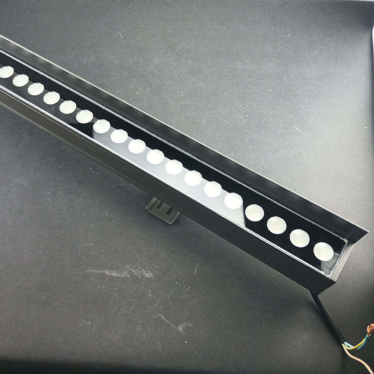 Уличный RGBW прожектор IP65