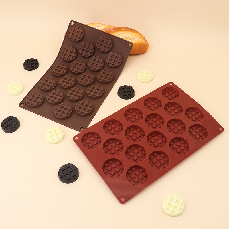 Household 18-Grid Eco-Friendly DIY Silicone Mini Waffle Chocolate Mold