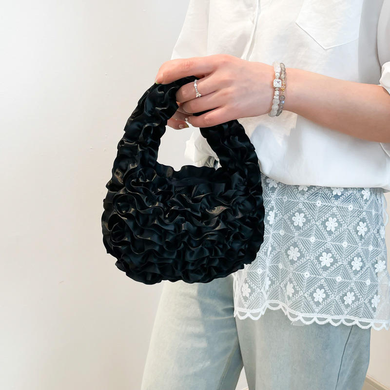 Элегантная вечерняя сумка с цветами (Flower Tote)