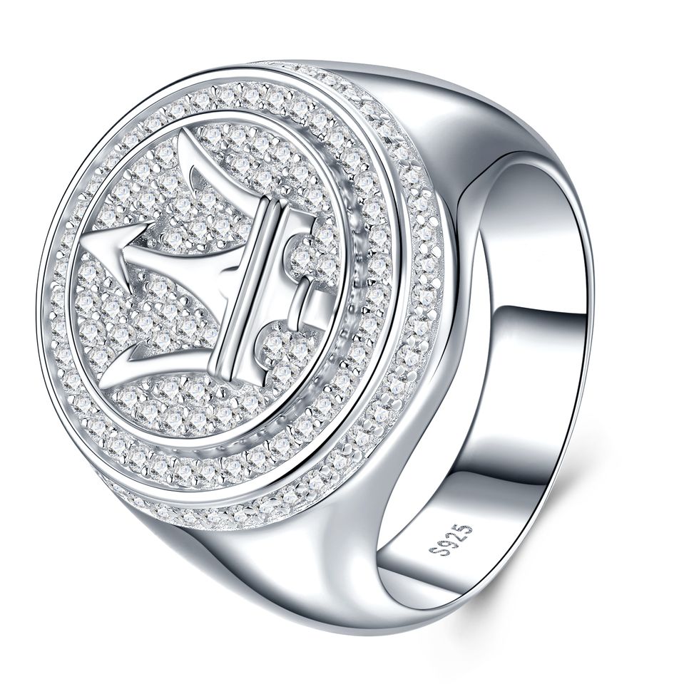 Печатка из серебра с муассанитом (Signet Ring)