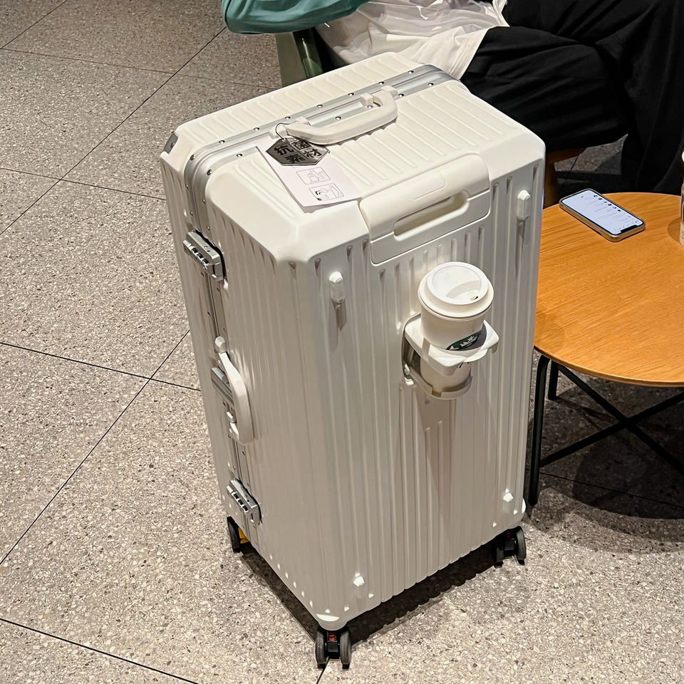 Чемодан из PC с замком TSA (Unisex Trolley)