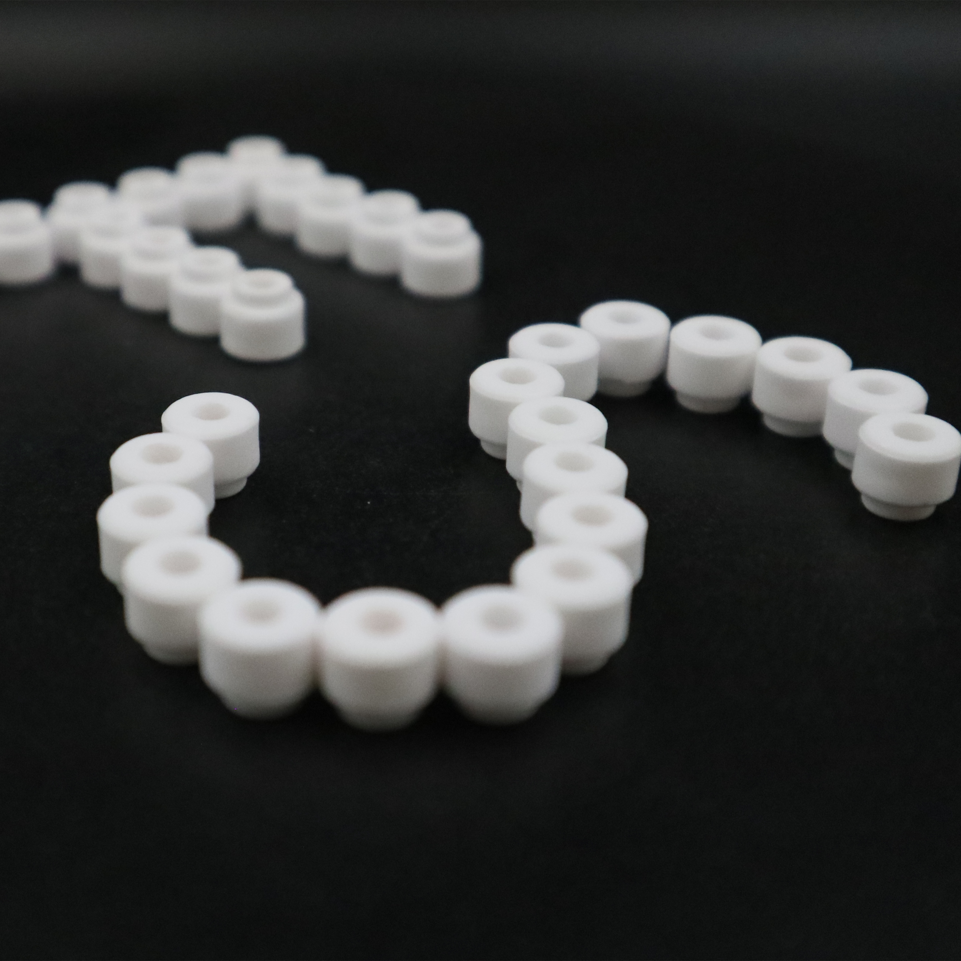 Refractory Porcelain Insulator Electrical Insulator Ceramic Resistors Industrial Electrical Insulation Alumina Ceramic