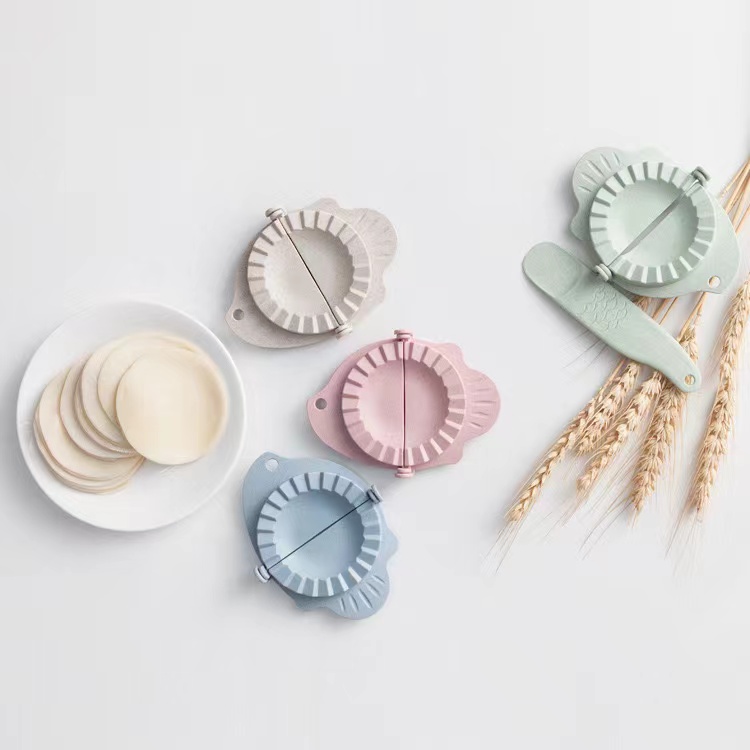 High Quality Eco-Friendly CE Certified Food Grade Plastic Dumpling Press Molds Creative Manual Quick Maker Tool for Home Kitchen