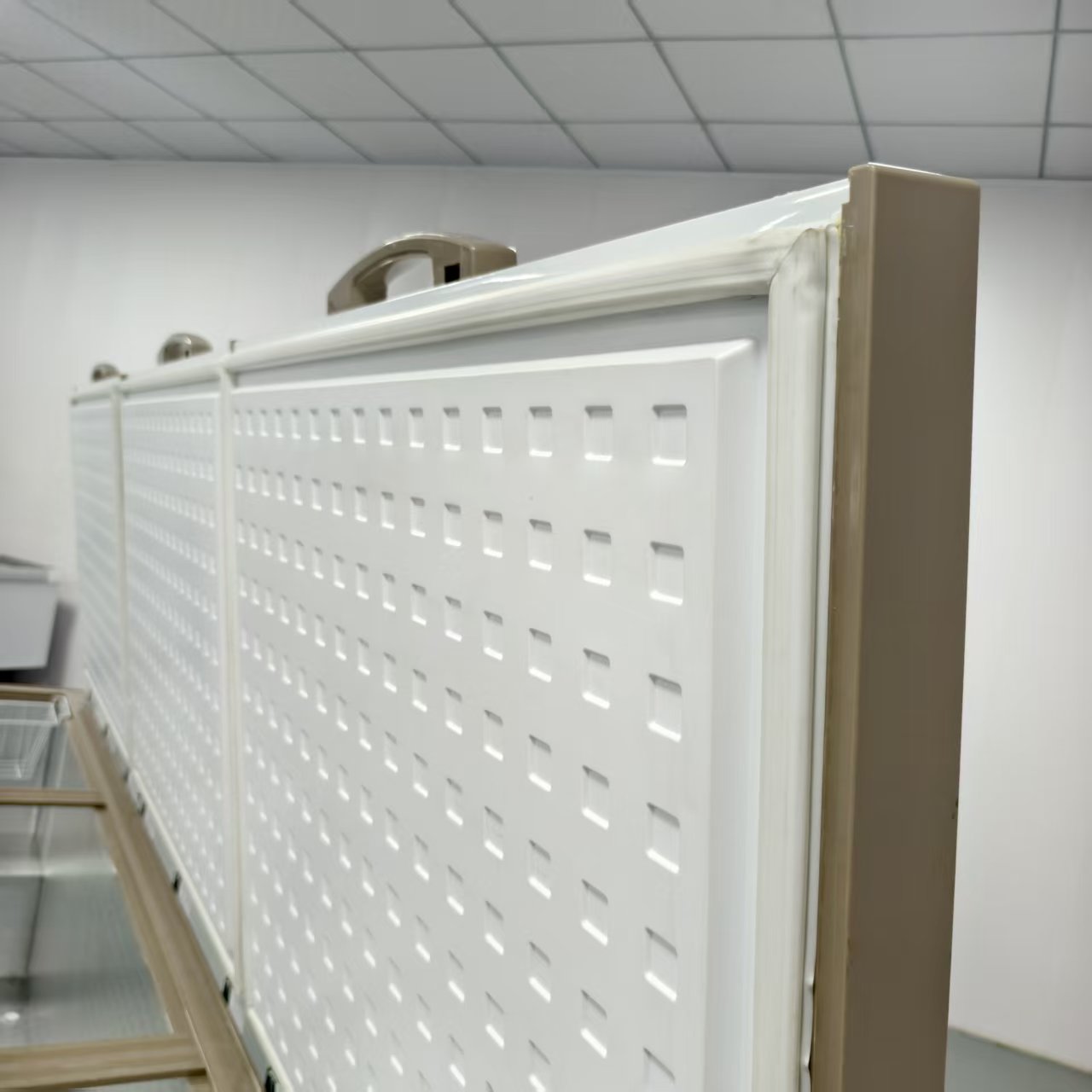 Factory Direct Sales Island Commercial Refrigerator Supermarket Open Chest Freezer Deep Freezer Compressor Cooling
