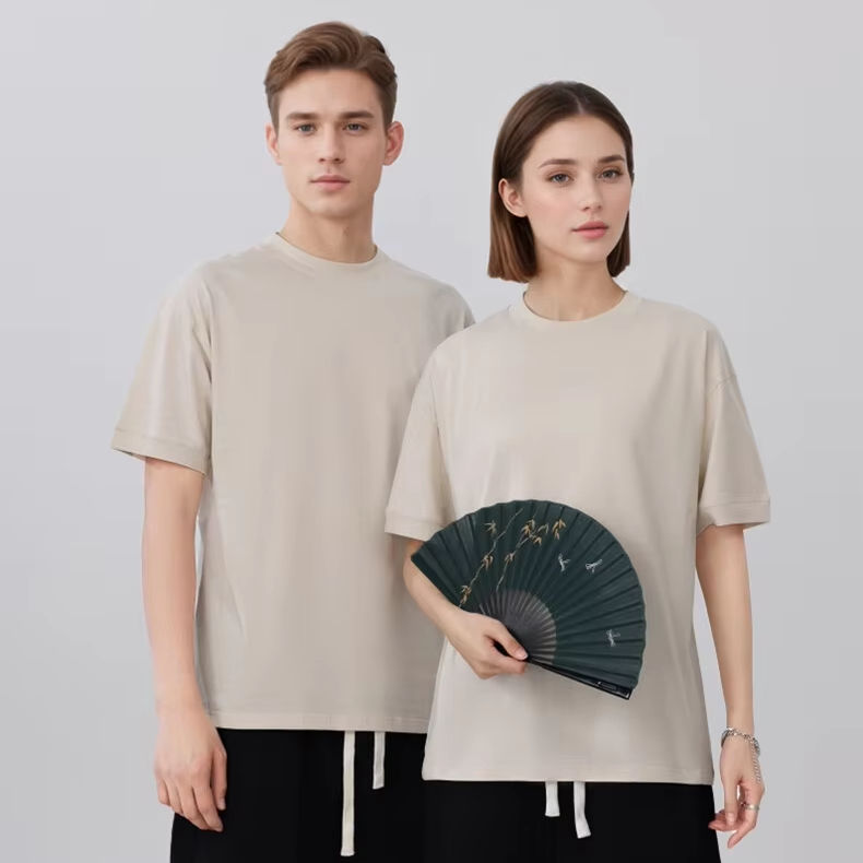 Тяжелая футболка с трафаретной печатью