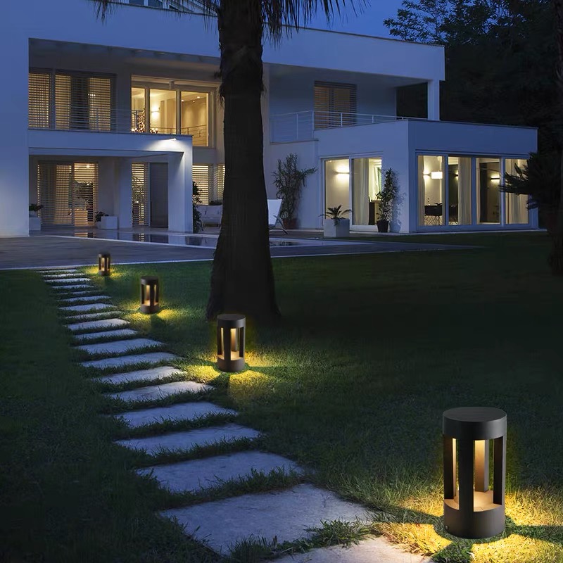 Good Quality 12W IP65 Surface Mounted Outdoor LED Lawn Landscape Light Waterproof 360 Beam for Courtyard