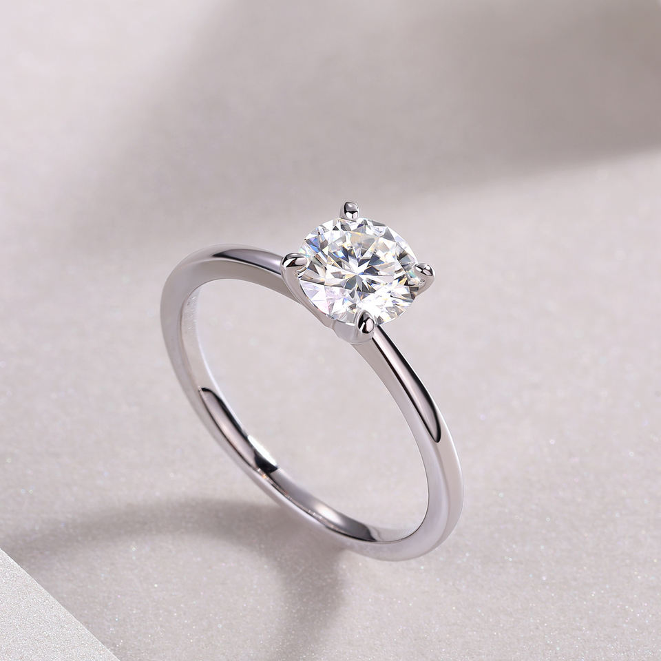 Кольцо с муассанитом 1ct (GRA Certified)