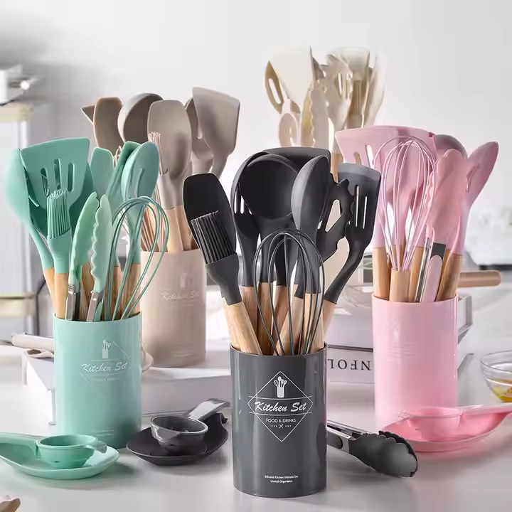 Силиконовый кухонный набор с деревянной ручкой