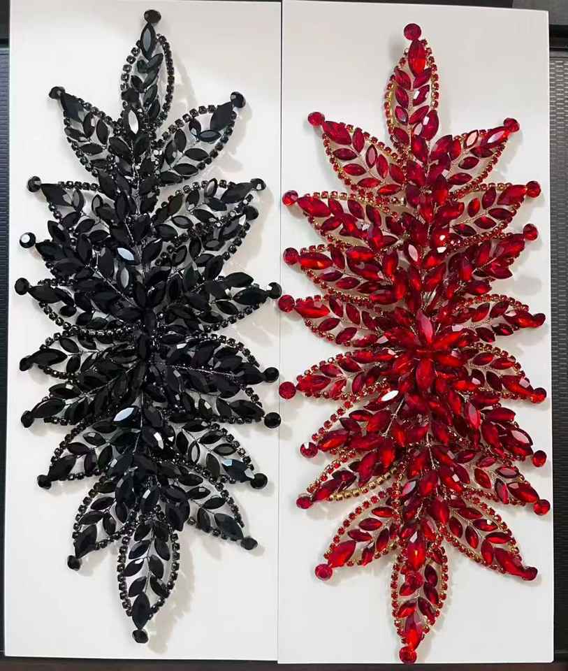 Rhinestone Claw Chain (Hollow)