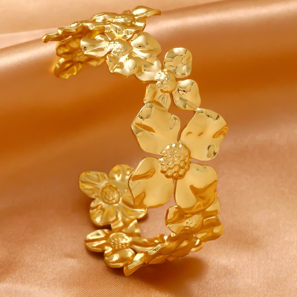 Трендовое женское кольцо с напылением 18K золота